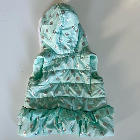 Little Me Girls’ Hooded Puffer Vest - Size: 24 Months. - Picture 4 of 8